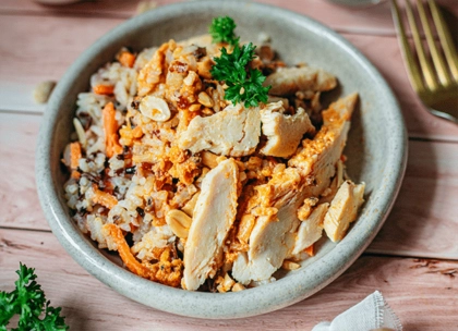 Plat poulet riz sauce cacahuète